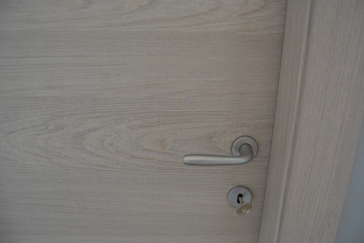 porta liscia colore LARICE AZIMUT (3)